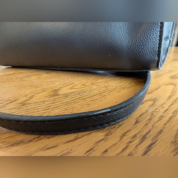 Kenneth Cole Reaction black vegan leather hand bag - Picture 13 of 15